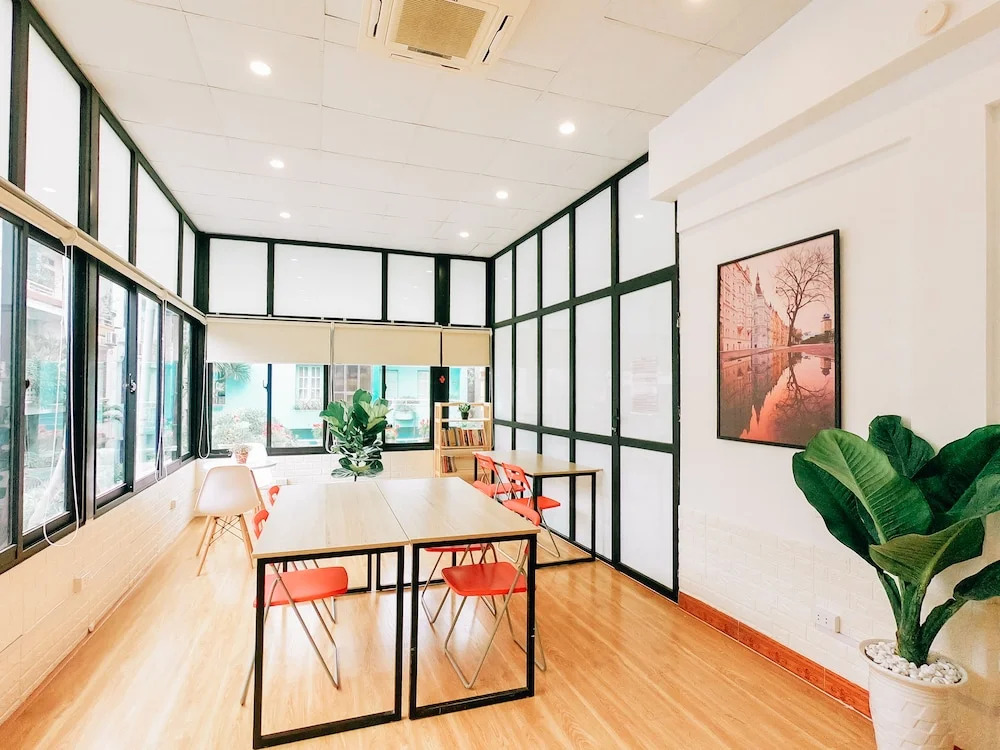 Le Plateau Hostel