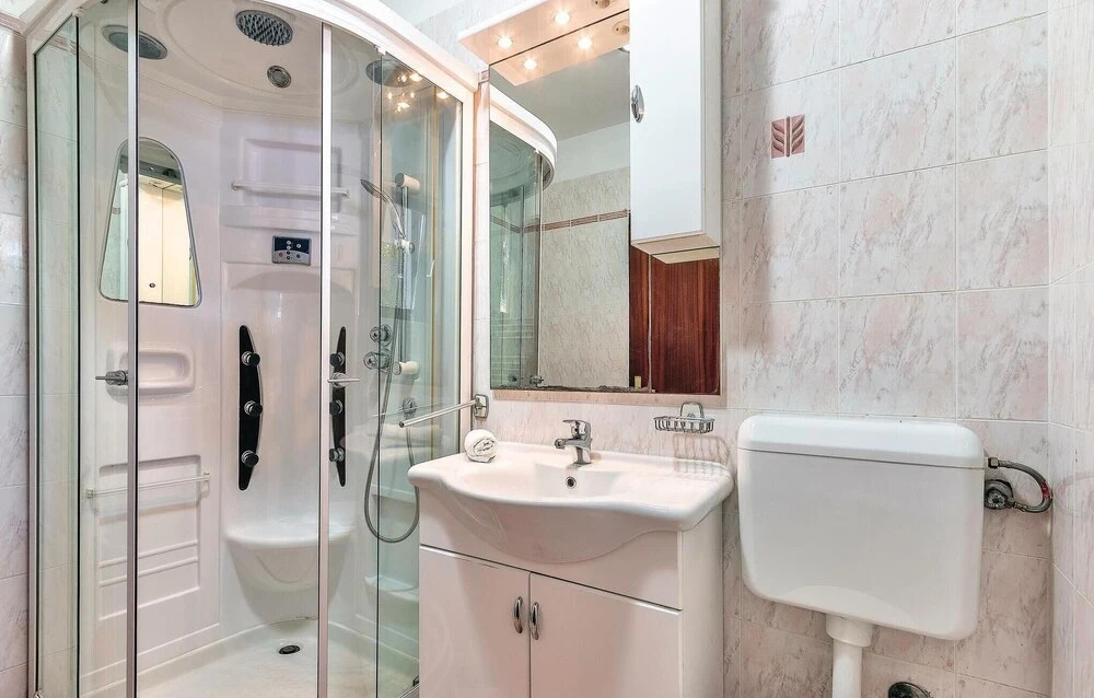 Stunning Home in Pula With Wifi and 4 Bedrooms