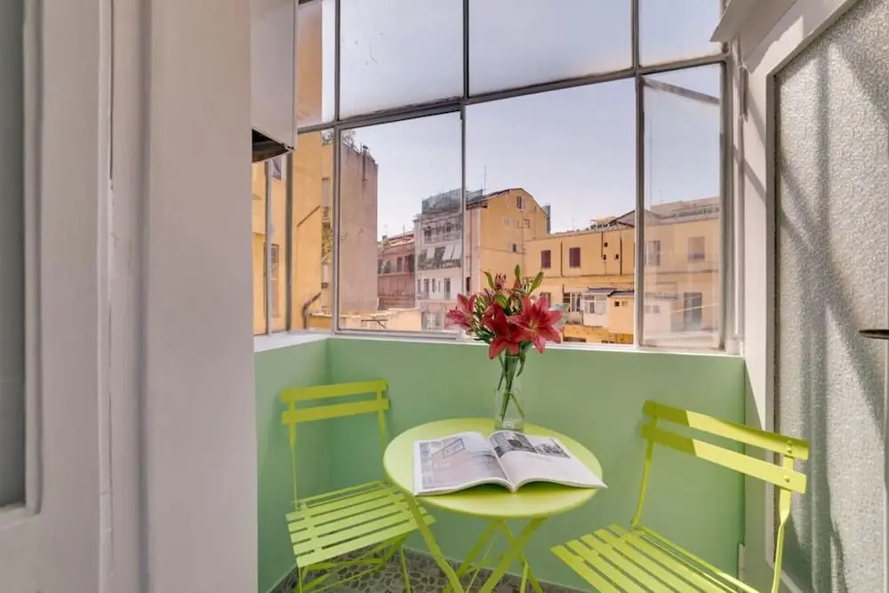 Lovely 2 bed Flat in Front of the Colosseum!