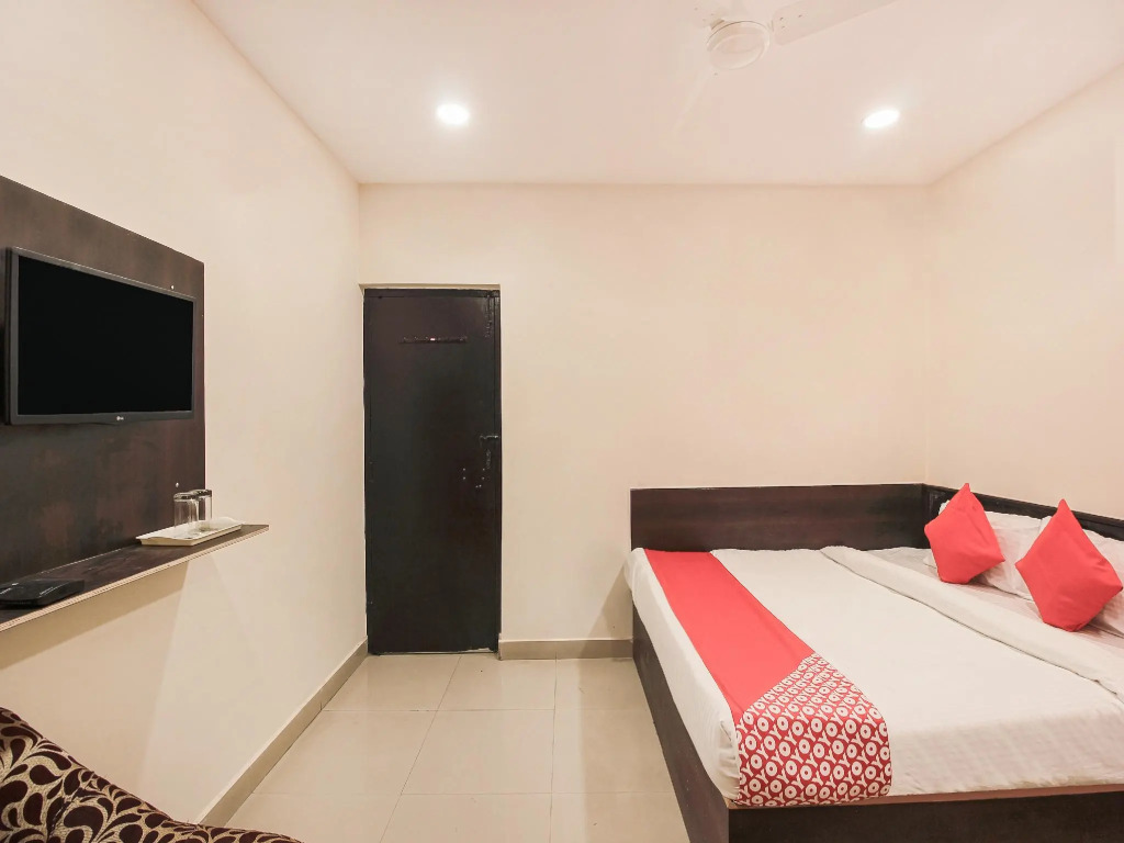 OYO 26883 Vasundhara Guest House