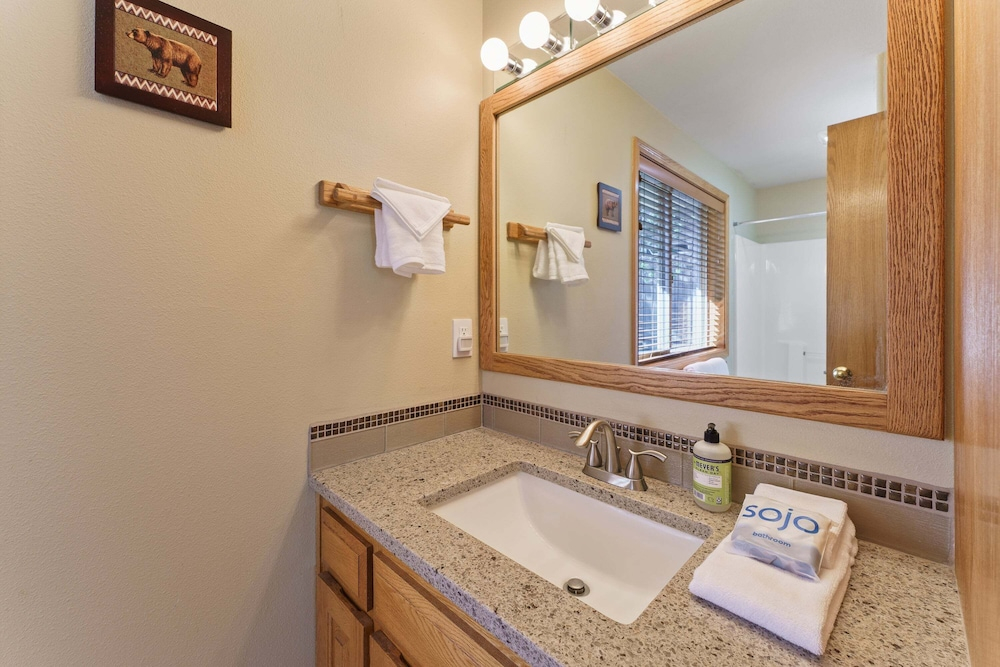 Sunriver Golf Views Hot Tub Escape