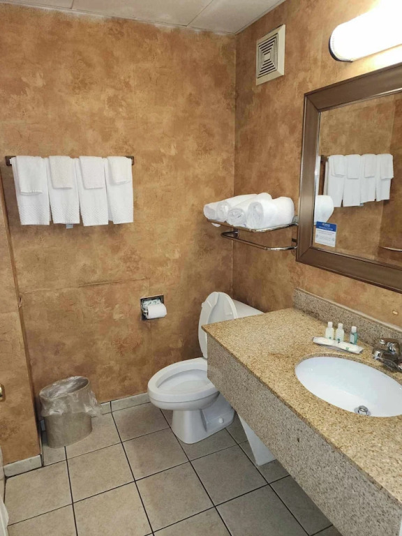 Quality Inn & Suites Somerset Downtown
