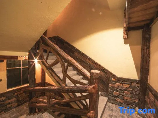 Yuanshe Mountain Residence Homestay (Tianmen Mountain National Forest Park)