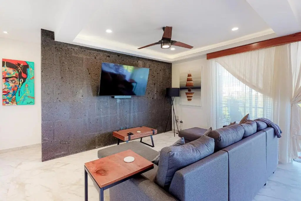 Eight VIP Beach Condo 301