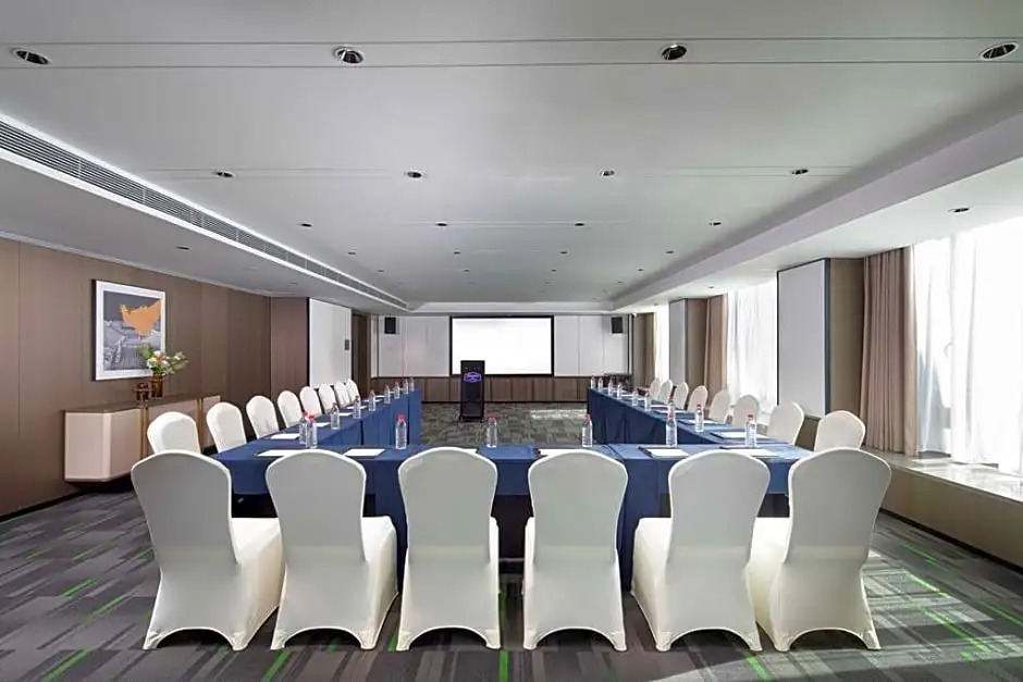 Hampton by Hilton Shantou Railway Station