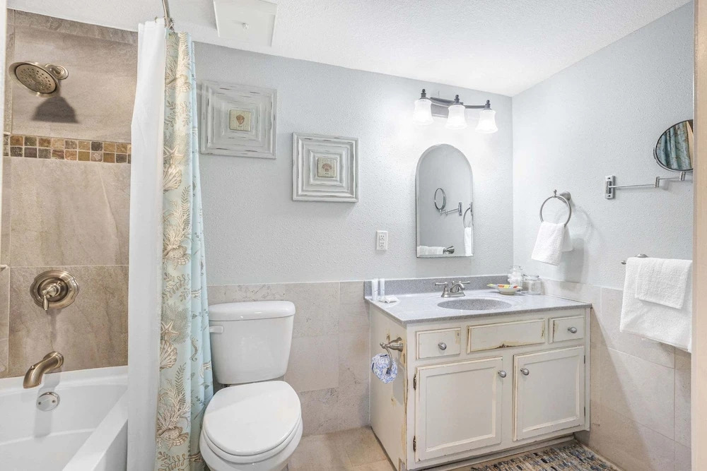 Phoenix I 1112-11th Floor Splash pad Beachfront 2 Bedrooms 2 Baths