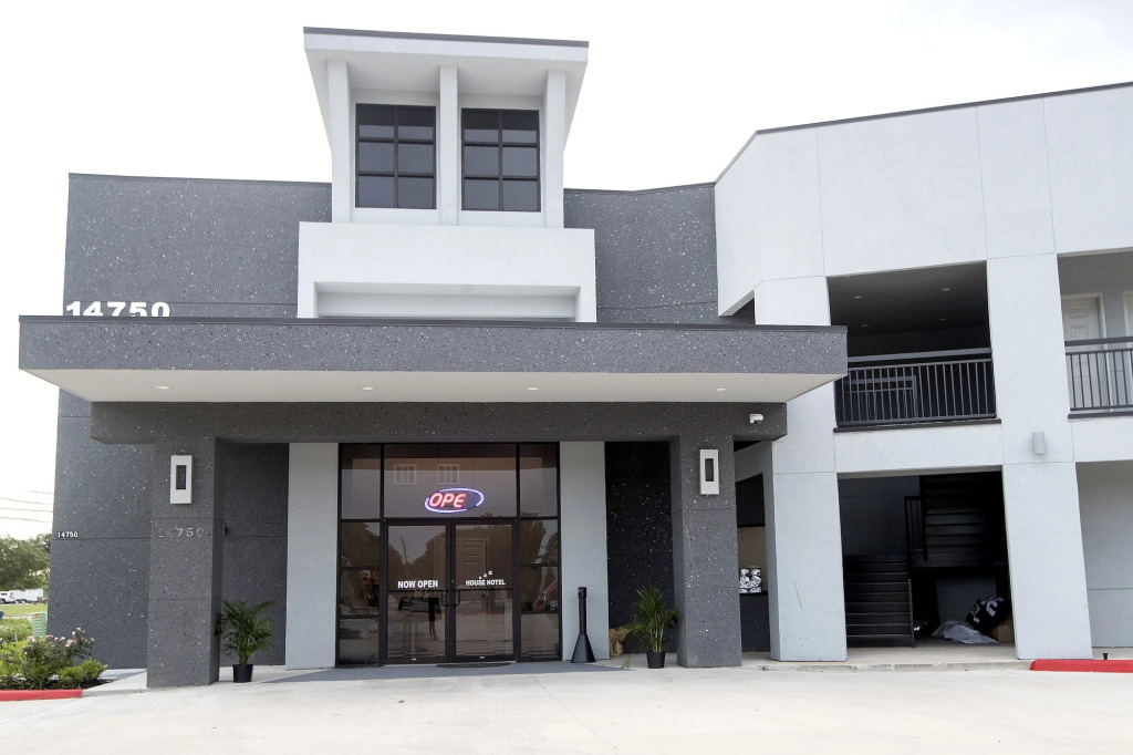 House Hotel
