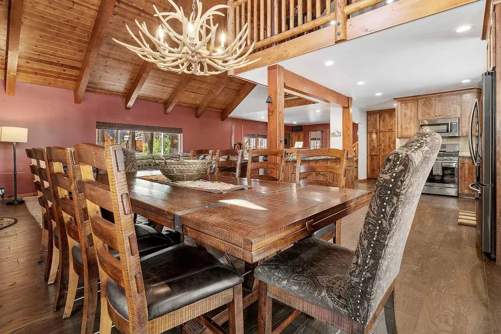 108 - Rustic Ridge Manor