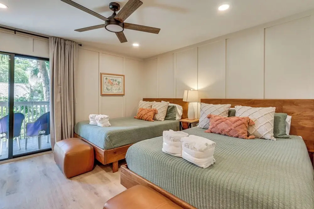Modern Hilton Head Retreat: Walk to Beach & Golf!