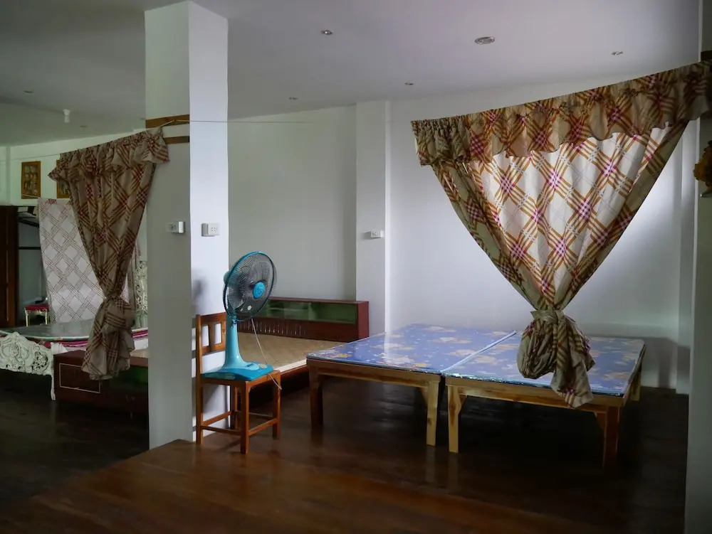 Chalong Homestay
