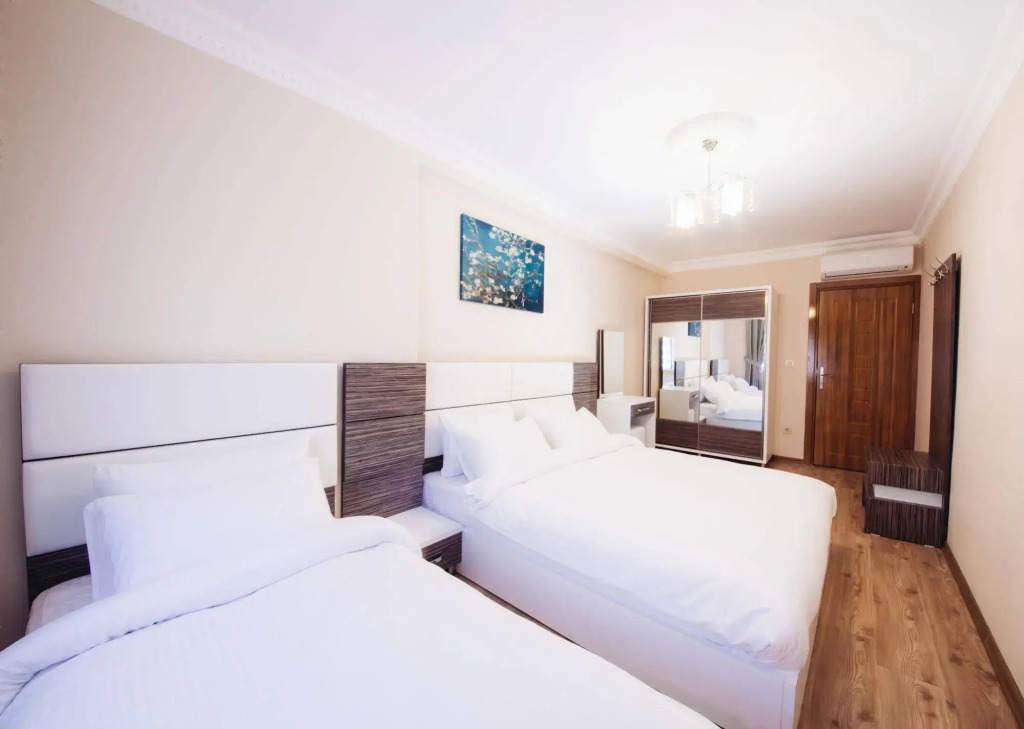 Overland Residence