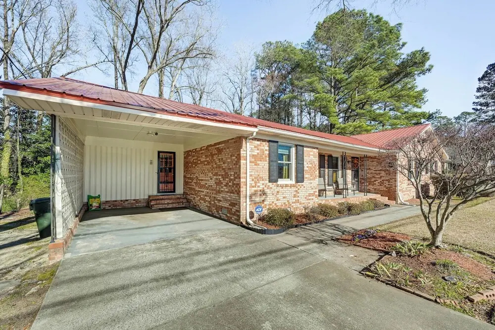 Greenville Home: 2 Mi to Downtown! 1 Mi to Ecu!