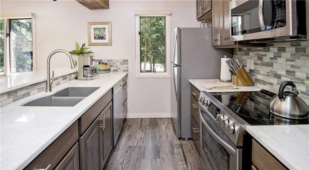 Townsend Place A106 1 Bedroom Condo by Redawning