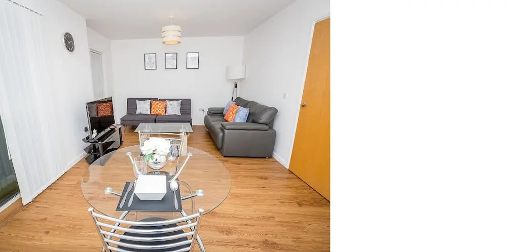 Walking Distance to Town With Free Parking