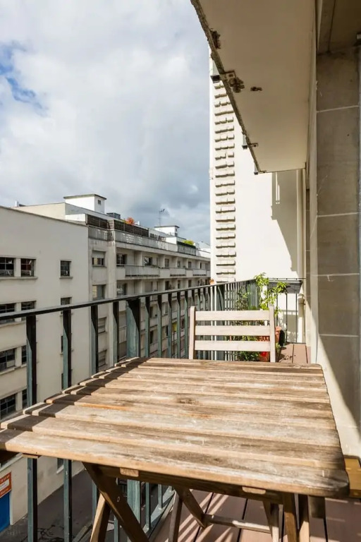 Contemporary on the Left-bank