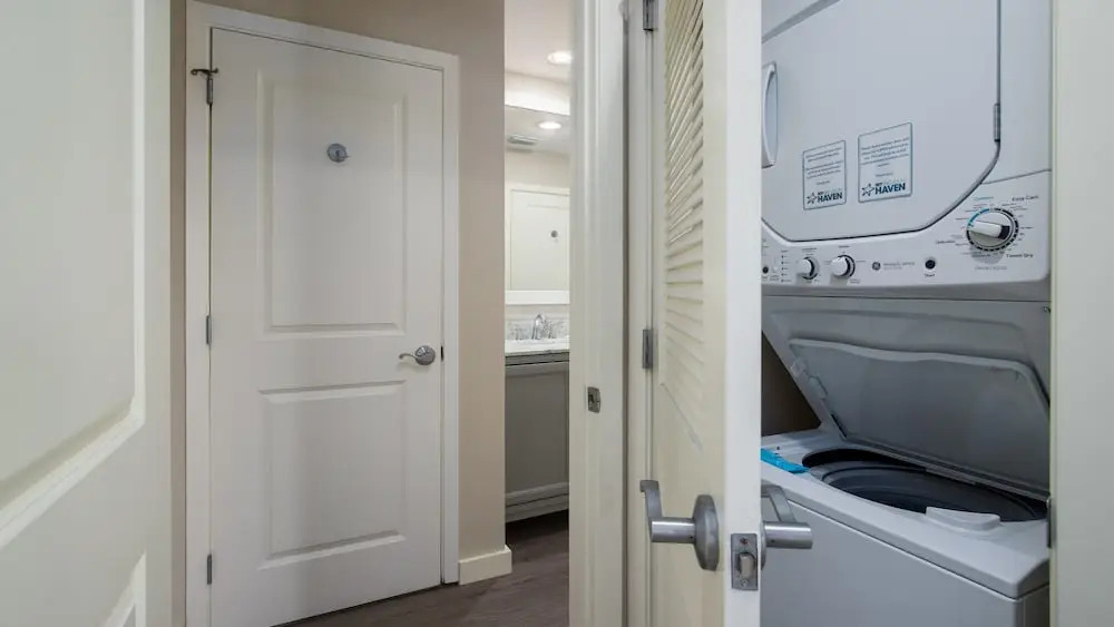 Luau I 6501/6503 - flr5 - 2BR 2BA - (6)