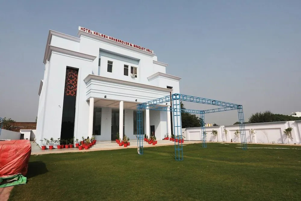 Oyo 18314 Hotel Kailash Mansarovar And Banquet Hall
