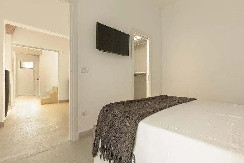 3778 Bastioni Luxury Home by Barbarhouse