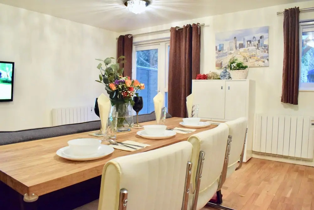 1 Bedroom Apartment With Garden in Mudchute
