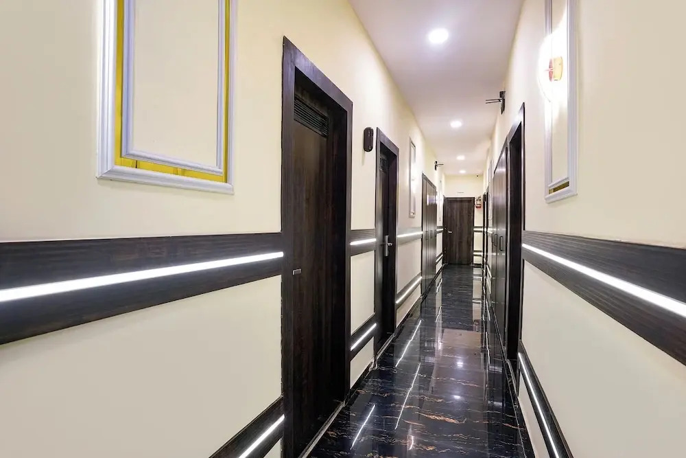 Fabhotel Skyline Suite