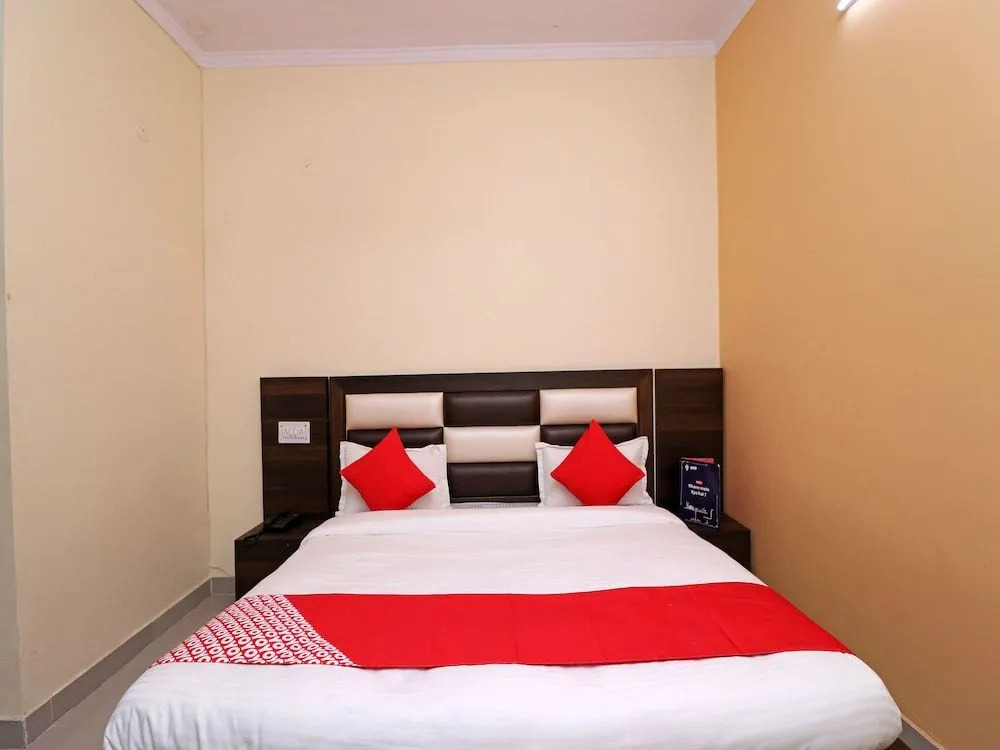 Oyo 16362 Hotel Ashiyana