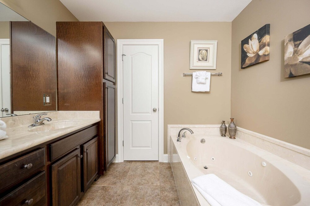 The Oasis 1503 Formerly Phoenix West Ii 1503 3 Bedroom Condo