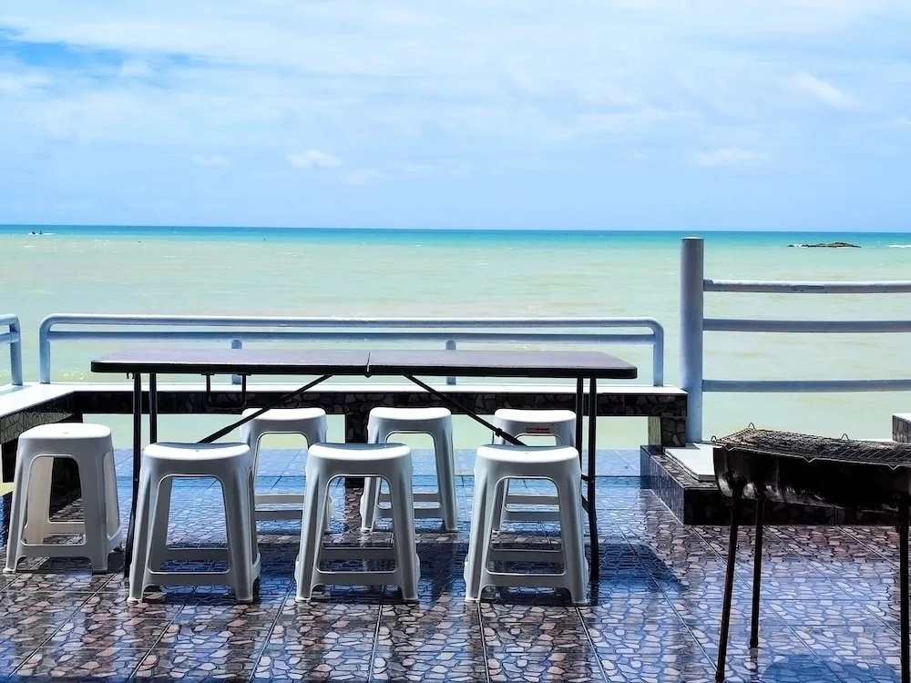 GAO Lighthouse Phala Beachfront