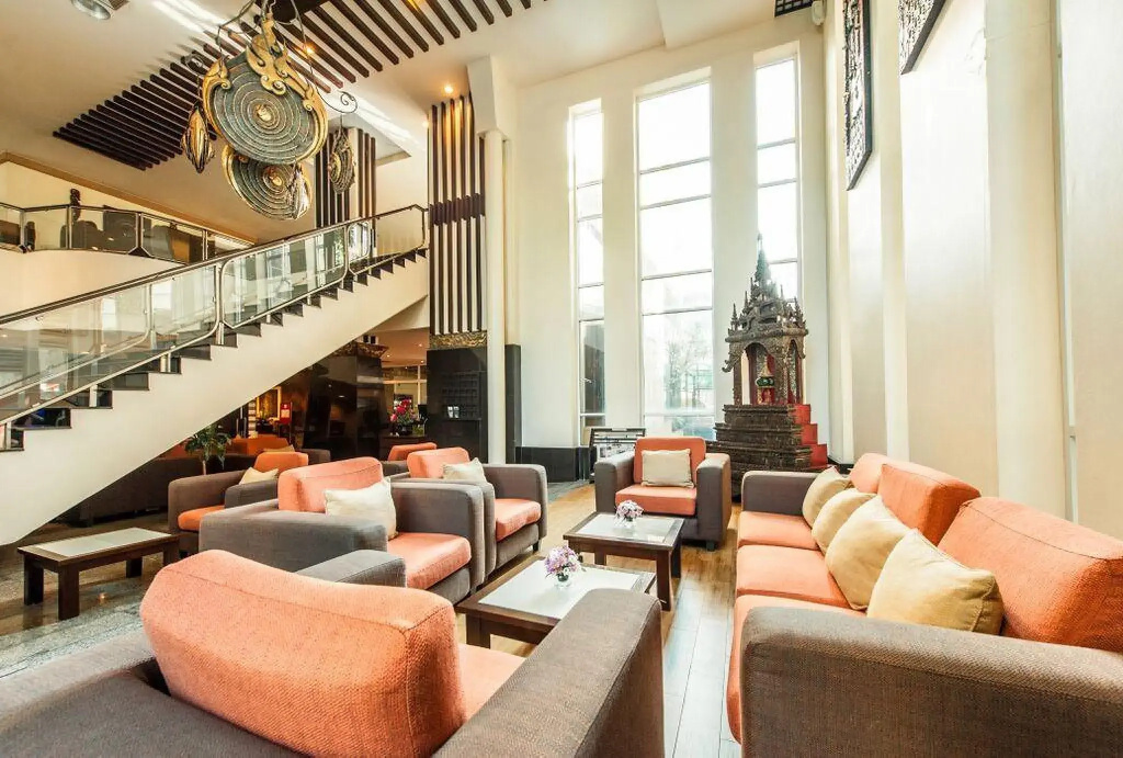 Pinnacle Lumpini Park Hotel