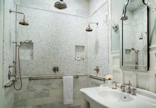 The Twelve Oaks Bed & Breakfast