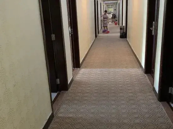 Xinfuhua Business Hotel