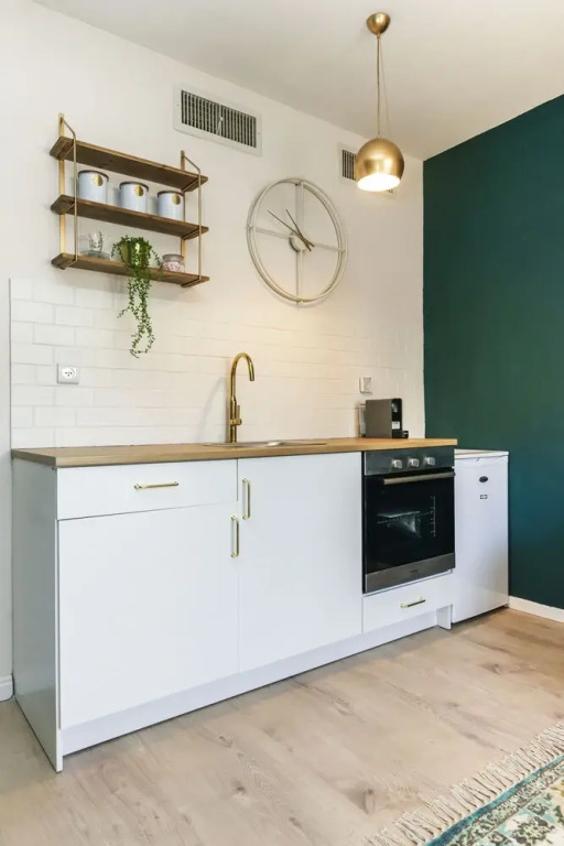 New - Trendy One Bedroom Apt, Most Popular Area