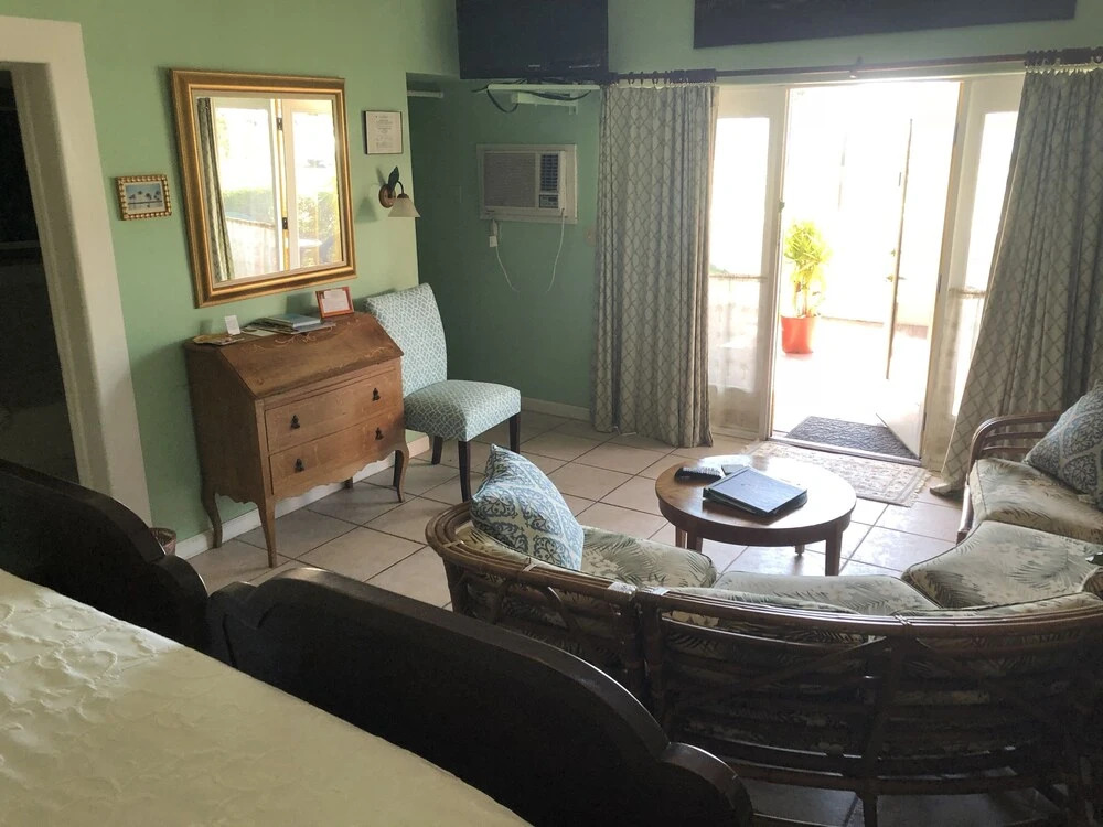 Sea Breeze Manor Inn