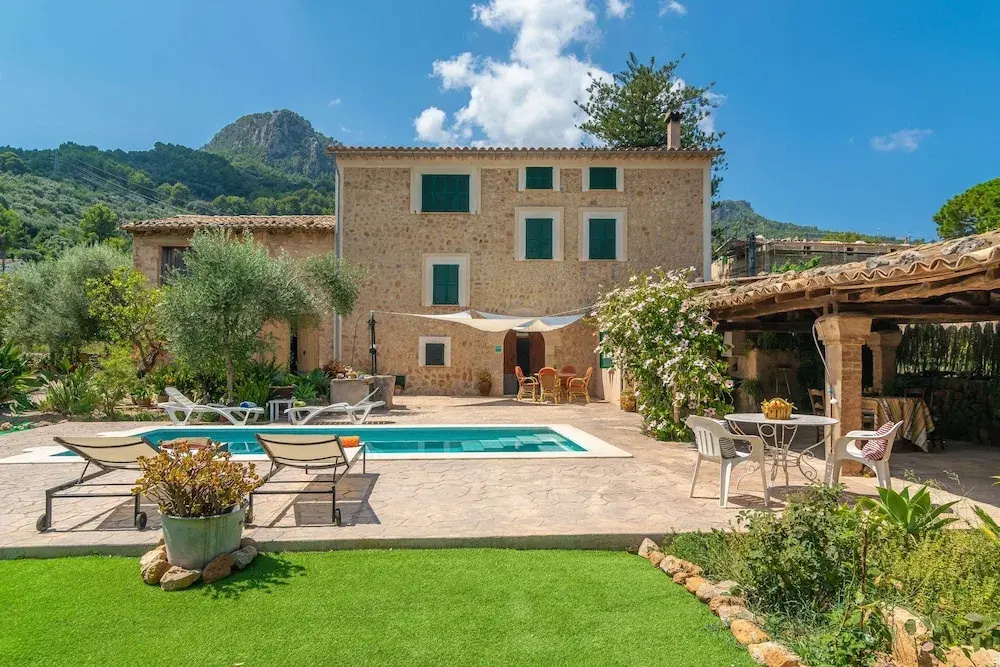 Villa Frontera in S Ller