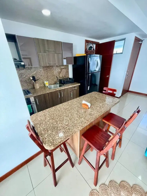 2 Bedroom Beachfront Apartment 2p1-al With Pool And Wifi