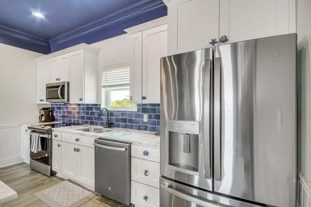 Long Beach Home w/ Views & On-site Beach Access!