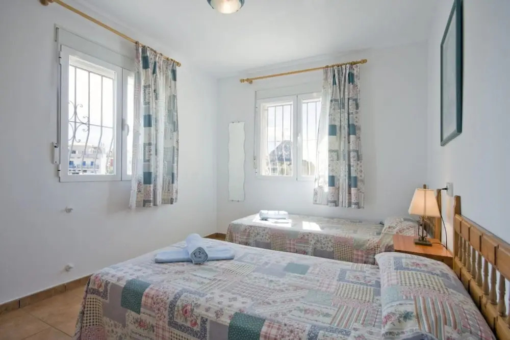 Villa - 4 Bedrooms with Pool and WiFi - 105014