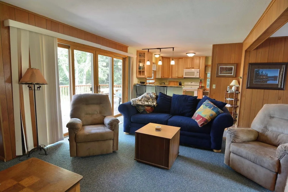 Thirty Point Lodge