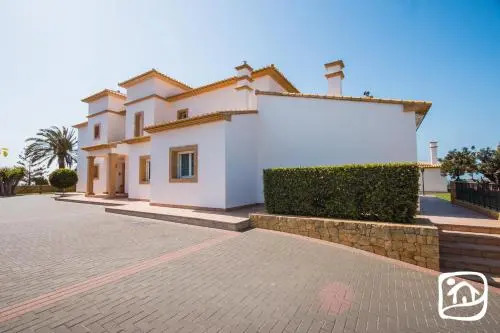 Villa Happy Family by Abahana Villas