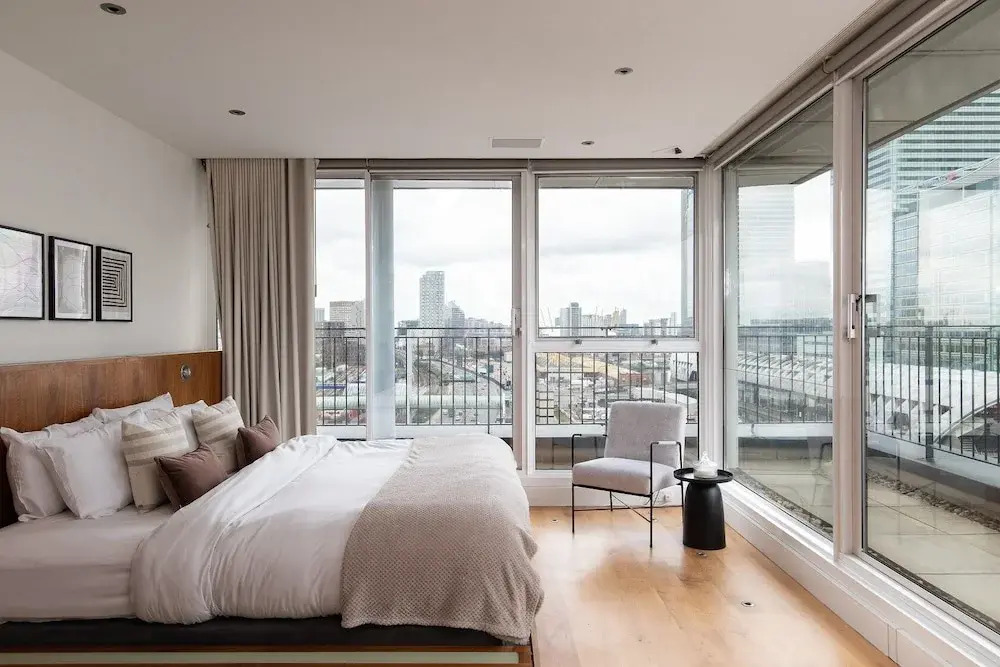 The Canary Wharf Secret - Glamorous 2bdr Flat w Terrace and Parking