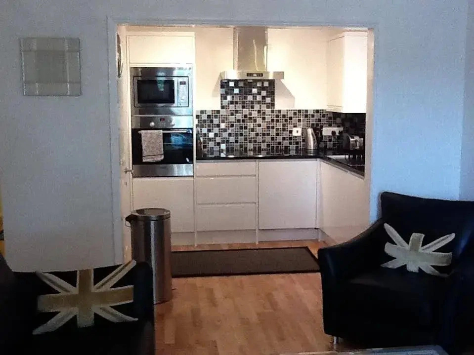 Flat 4 Summertown Court
