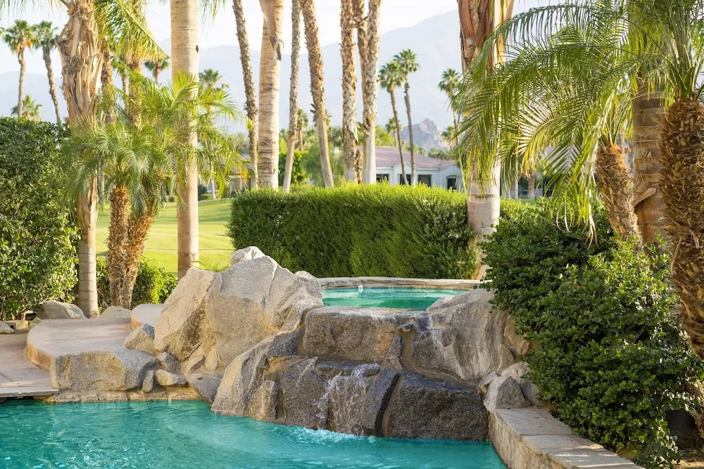 Spacious 5BR Desert Oasis: Pool, Hot Tub, & Fire Pit PGA West Golf Course