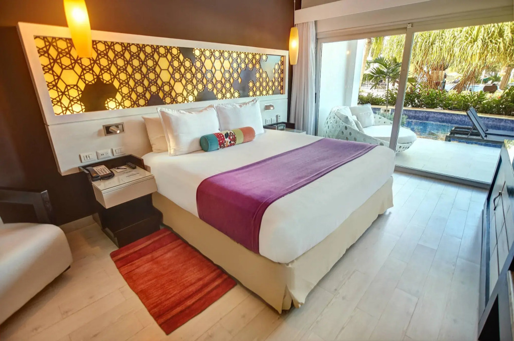 Royalton Hideaway Blue Waters