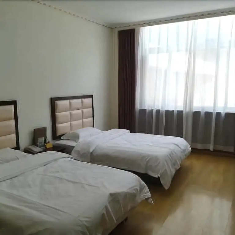 QIANNA HOTEL GLORIOUS (Xinxiang Baligou)