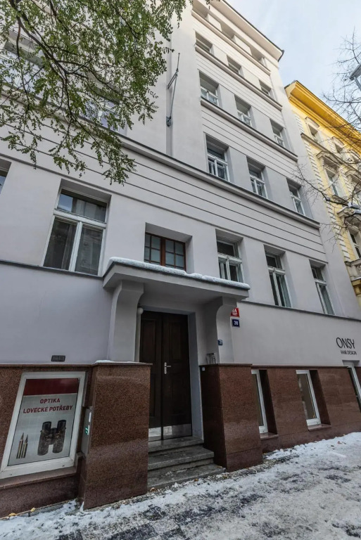 The comunist apartment 2bds