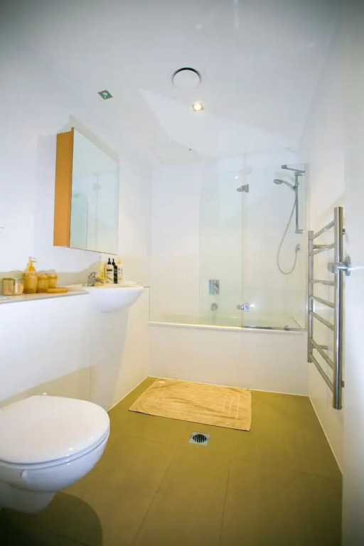 Epsom Central Modern 3Brd Apt