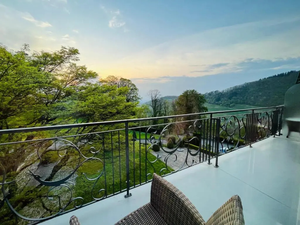 DAS SCHLOSSBERG - Boutique Hotel im Park- Nahe der Therme