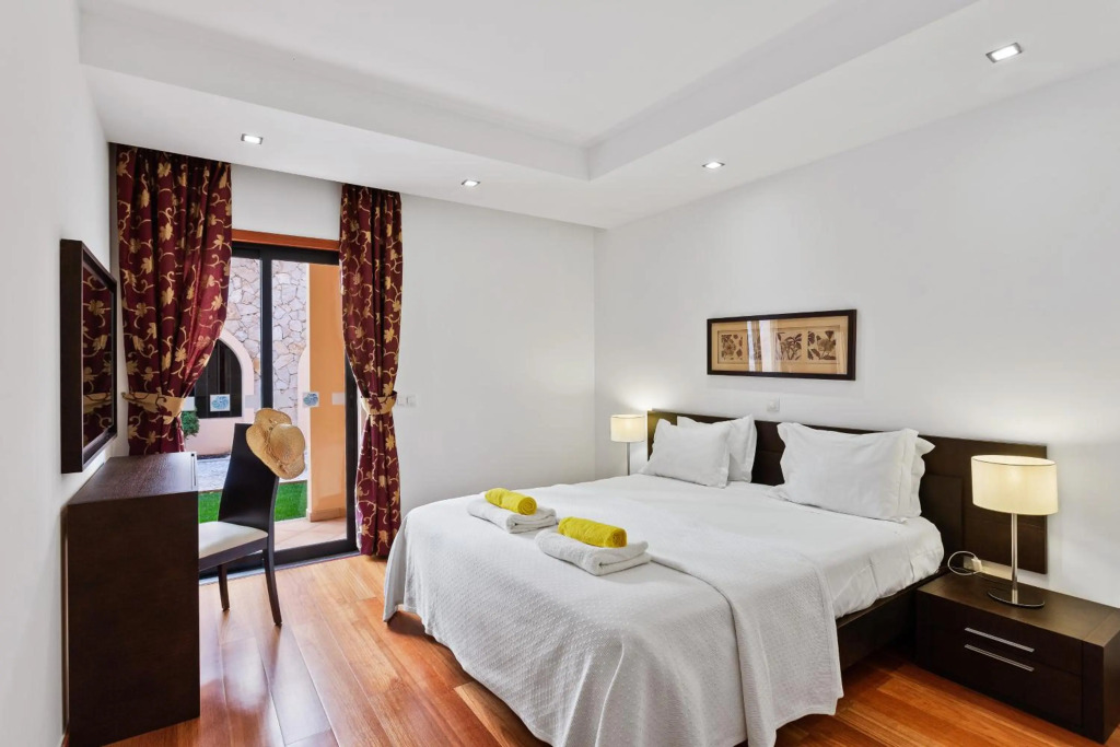 Luxury Holiday 2-bedroom Apartment Praia da Luz