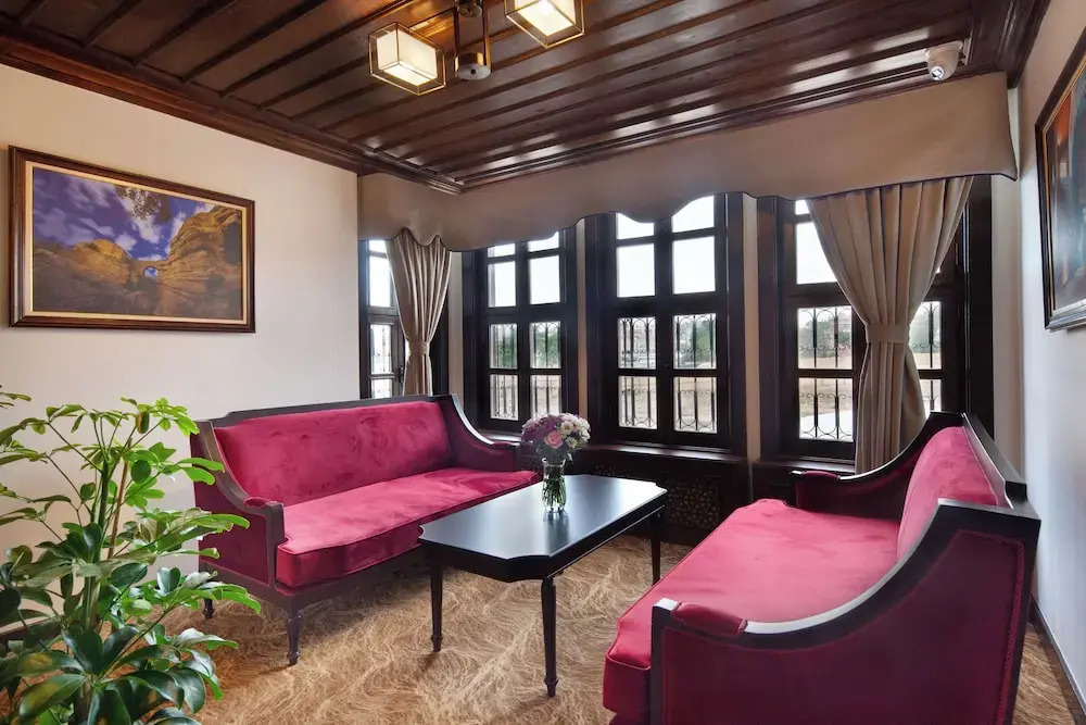 Sırçalı Hotel