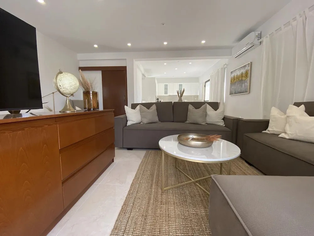 Phaedrus Living City Flat Androcleous