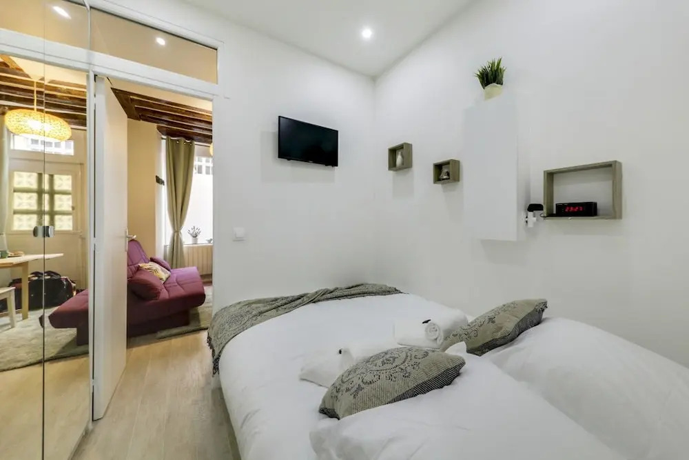 Pantheon - Lovely Flat